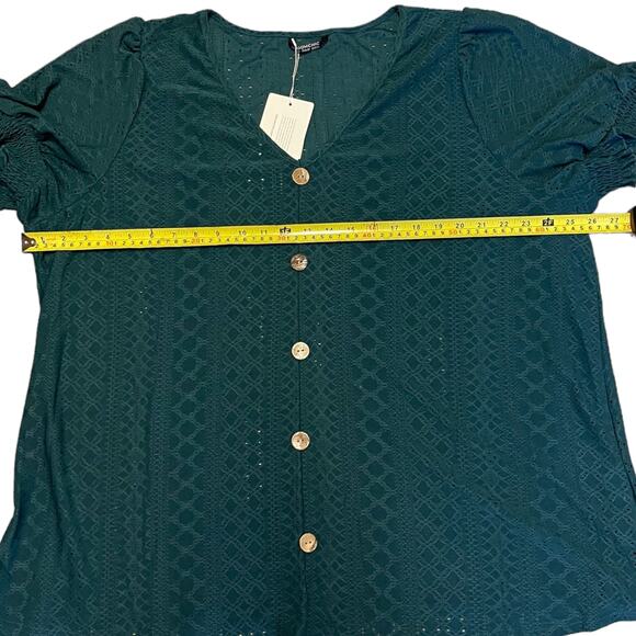 Bloomchic Green Button Detail V Neck Shirt Plus Size 22/24 - Picture 4 of 5